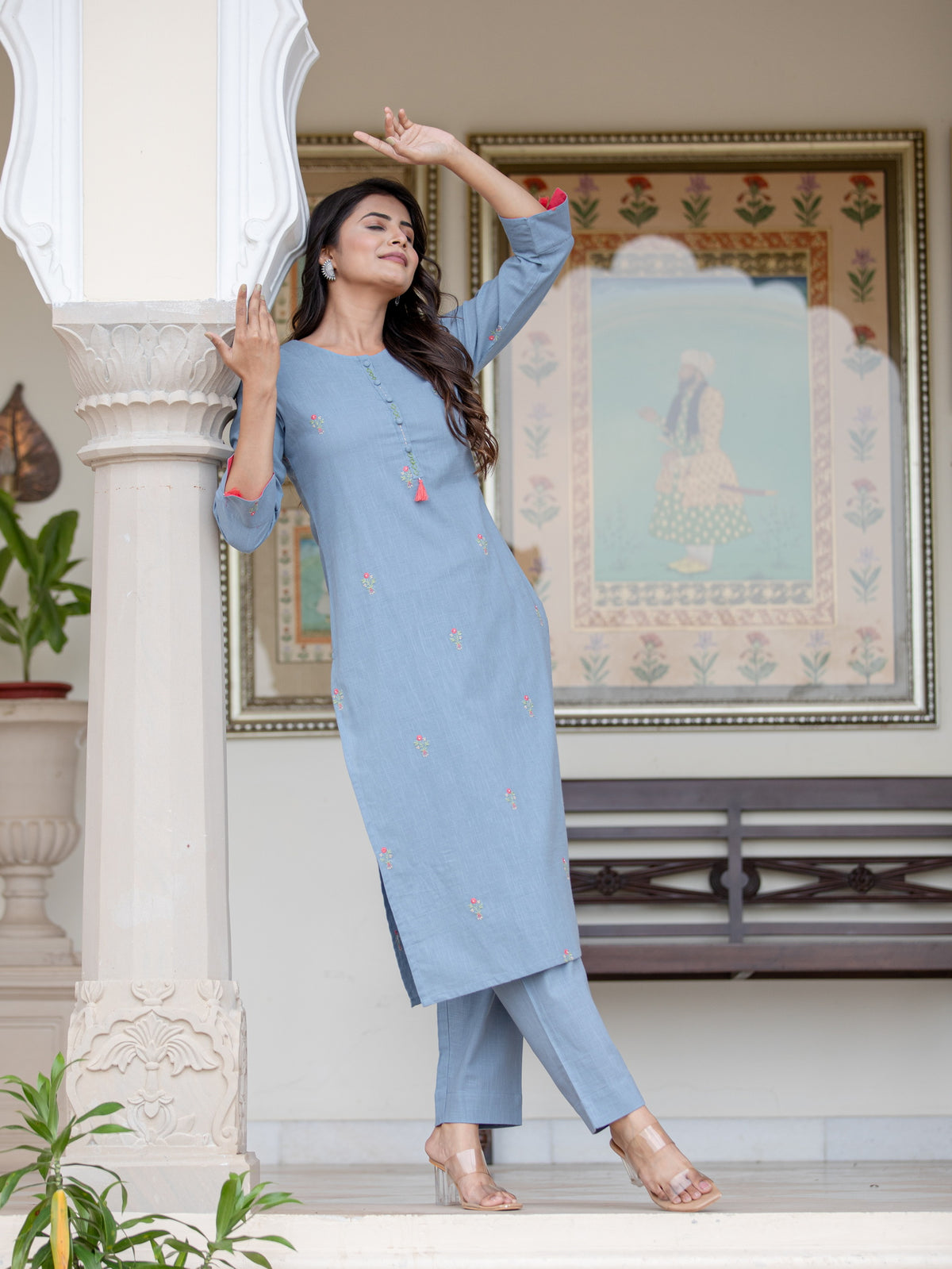 2PC KURTA PANT SET WITH HAND CRAFT DETAILS