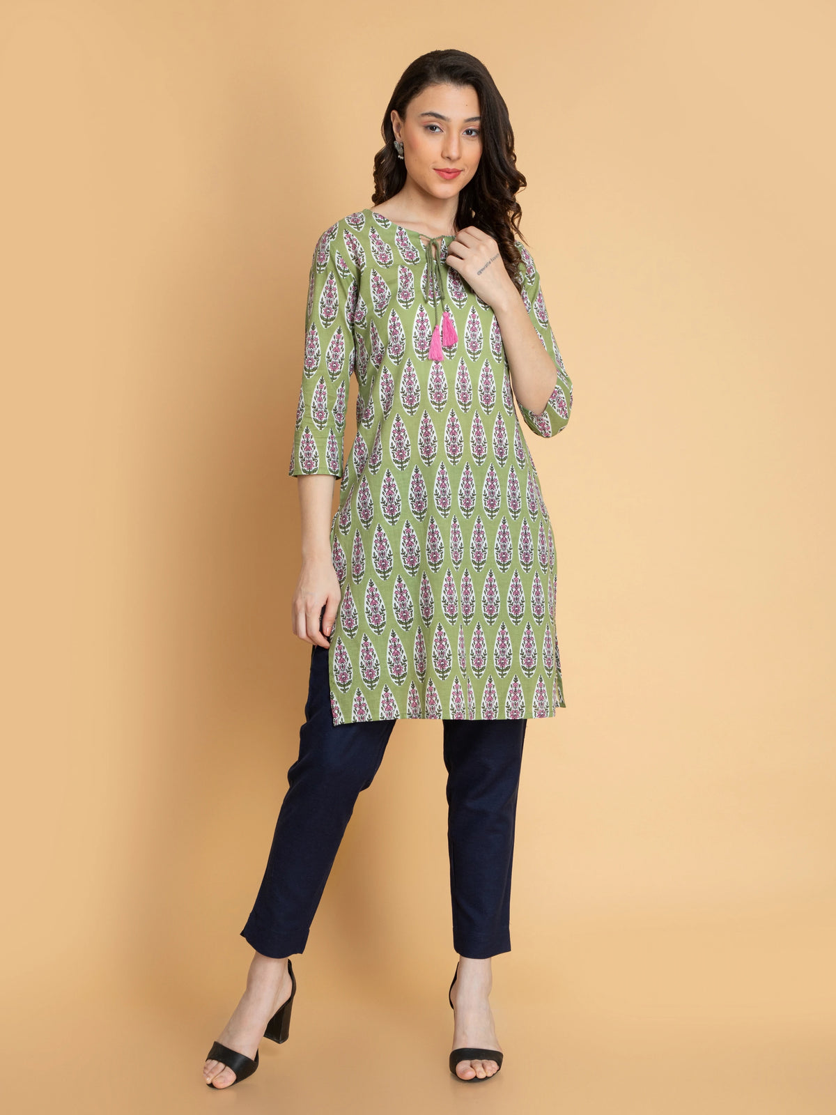 MUL-COTTON PRINTED KURTI WITH DORI LATKAN DETAIL