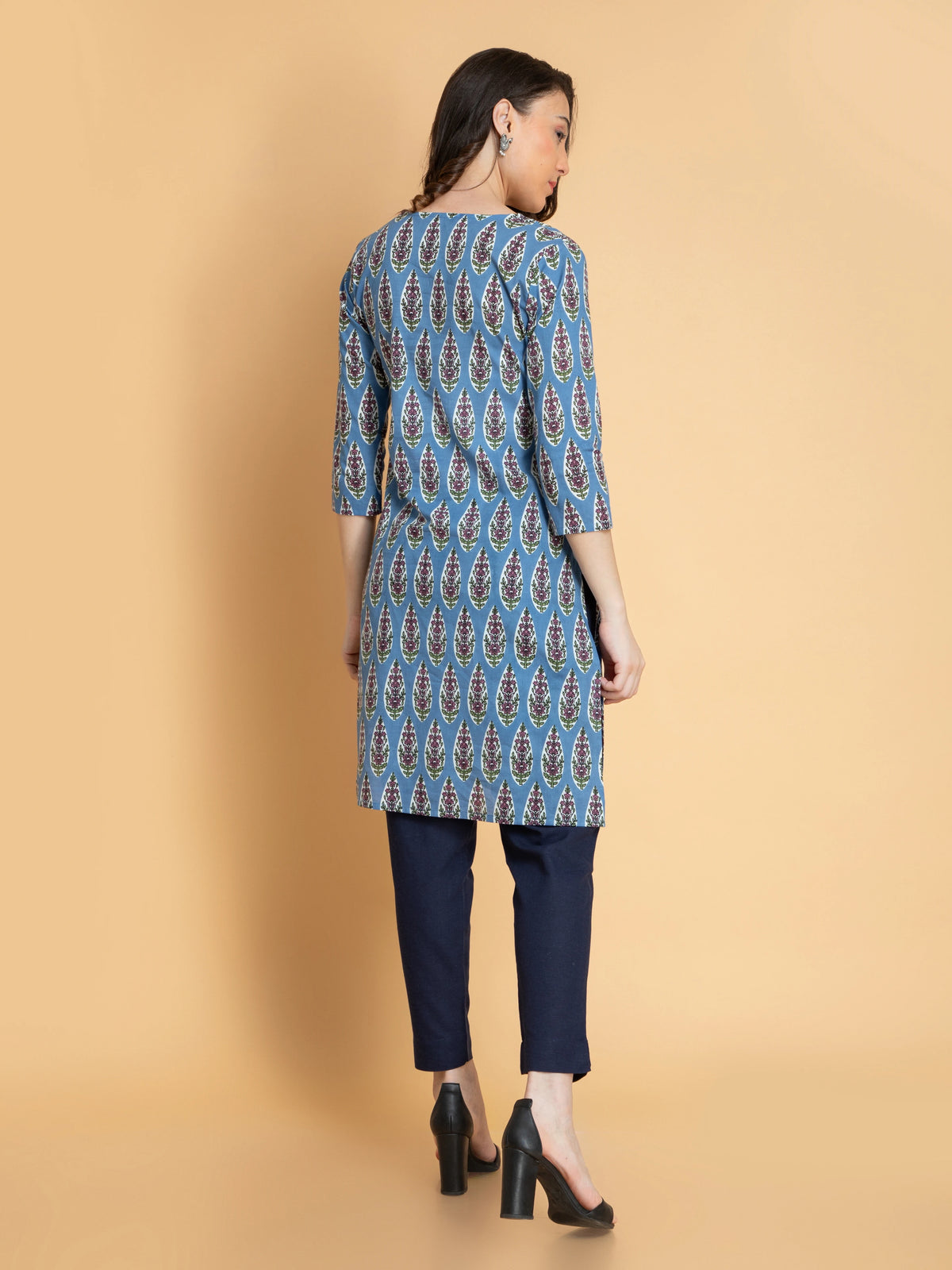 MUL-COTTON PRINTED KURTI WITH DORI LATKAN DETAIL