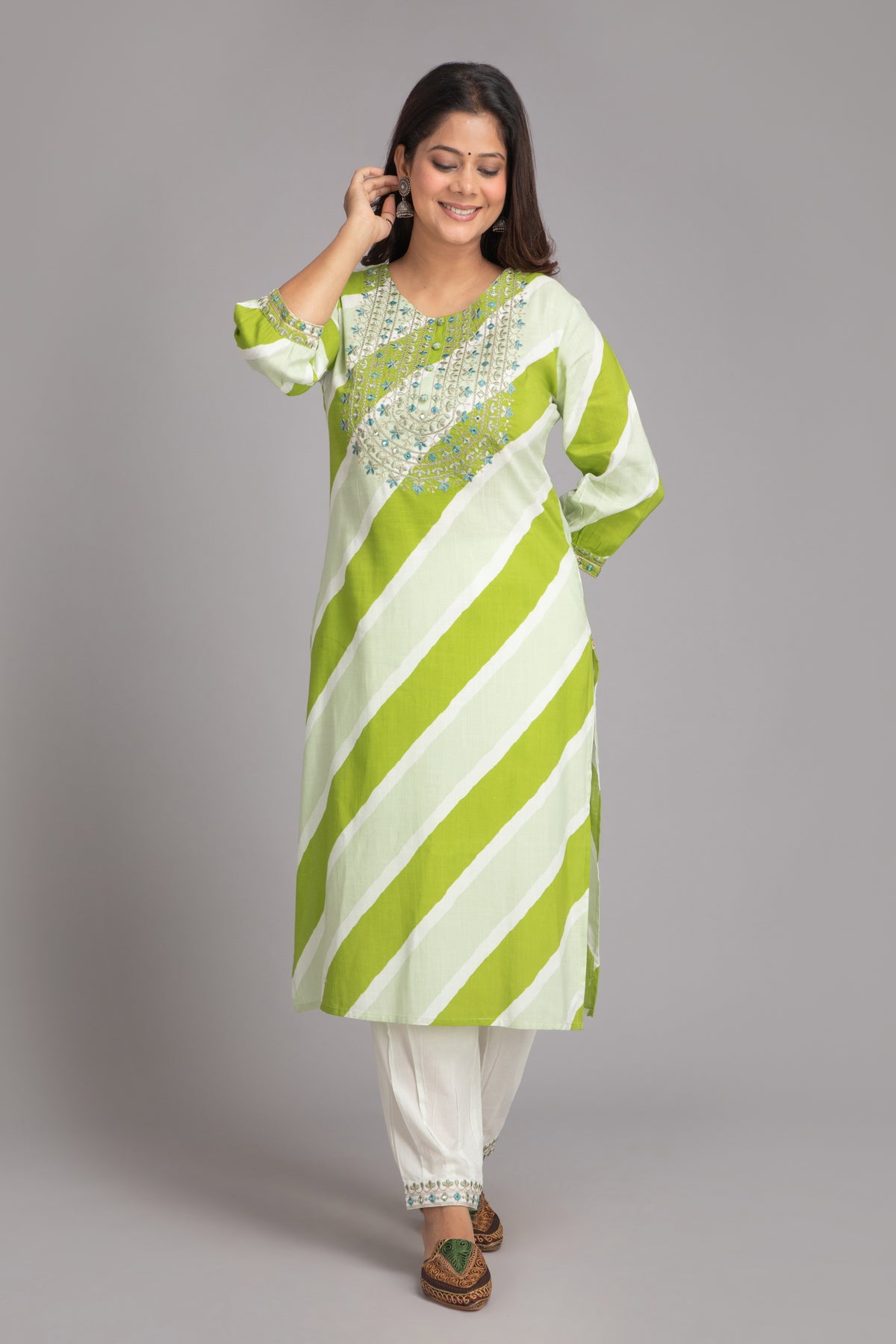 Lehariya Printed Mirror Embroidered Kurta with Lantern Pant Set