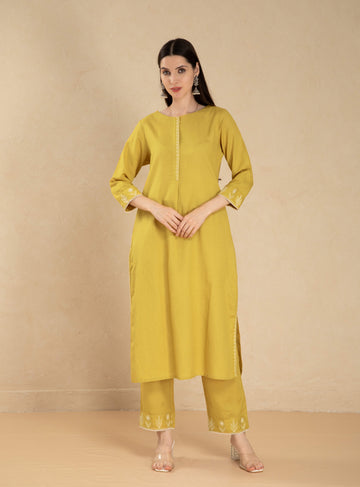 OIL YELLOW