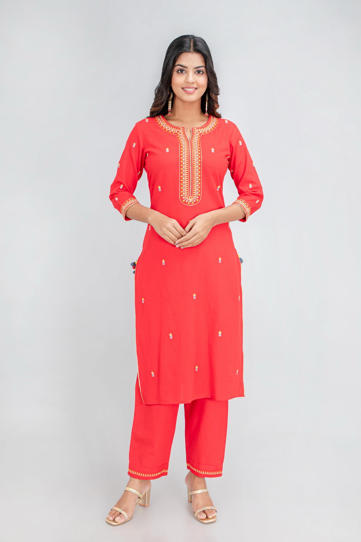 EMBROIDERED KURTA & PANT SET