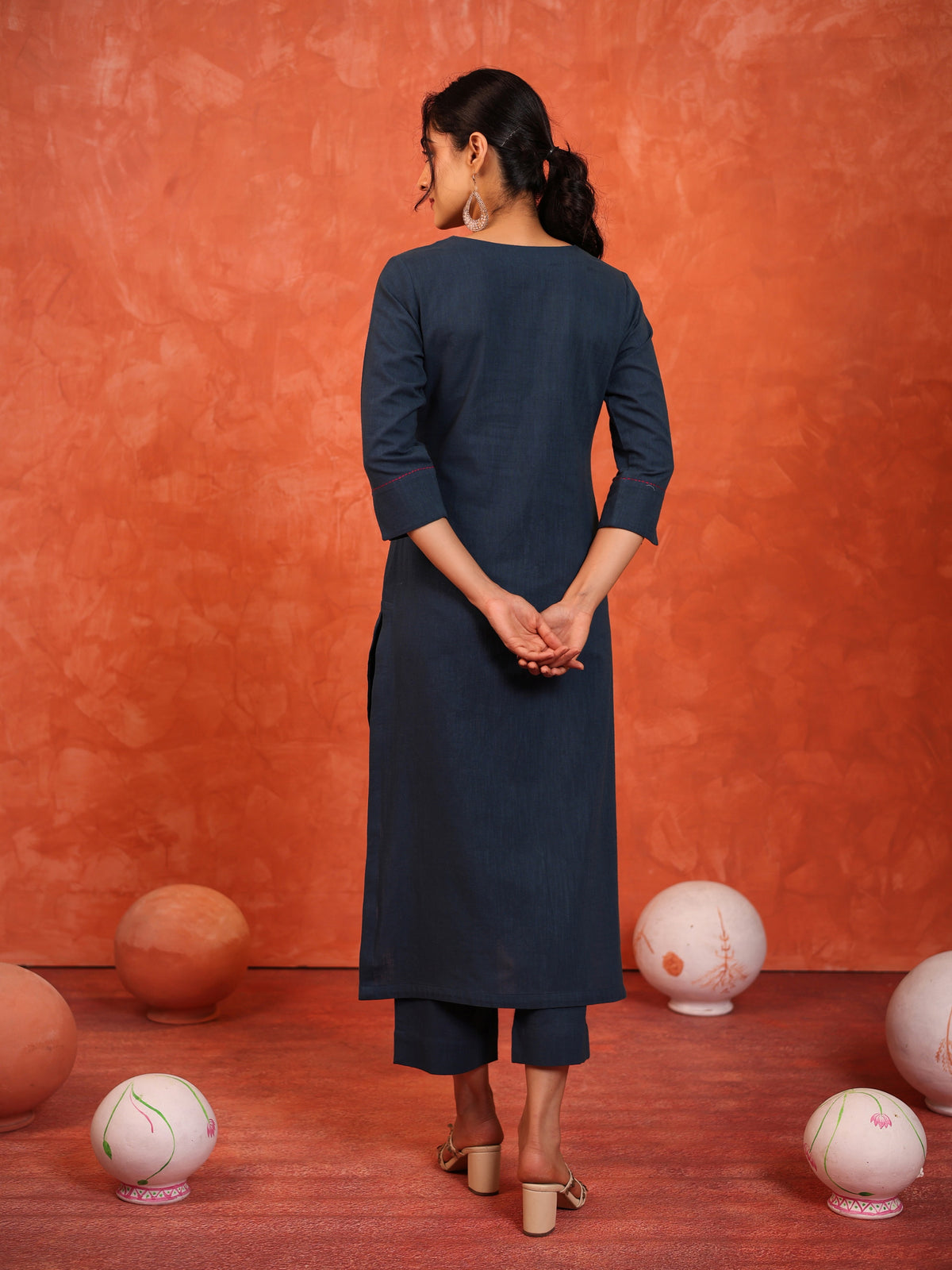 2PC KURTA SET EMBELLISHED WITH HAND CRAFT DETAILS