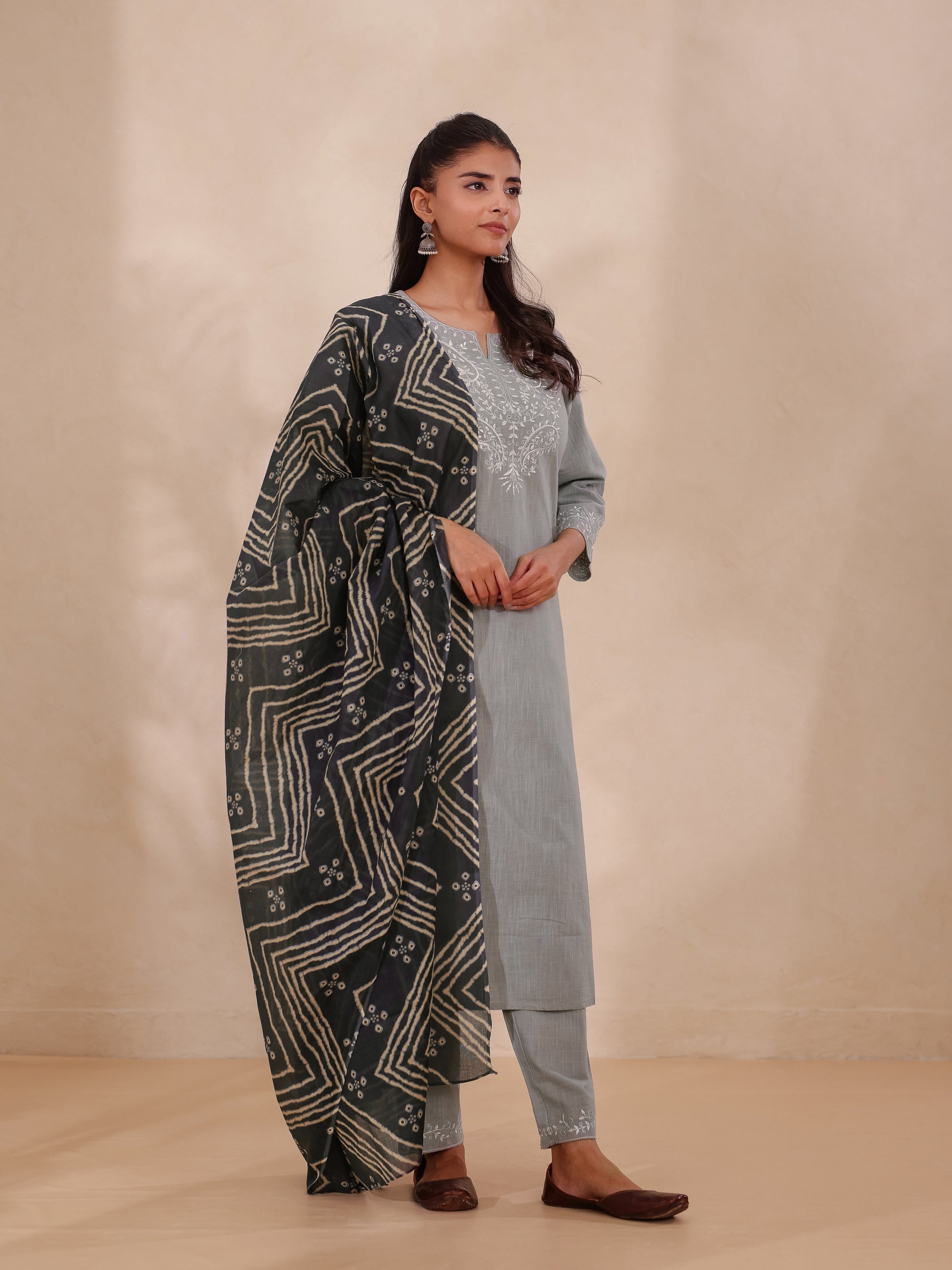English Gray 3 Pcs Kurta Set in Cotton Slub