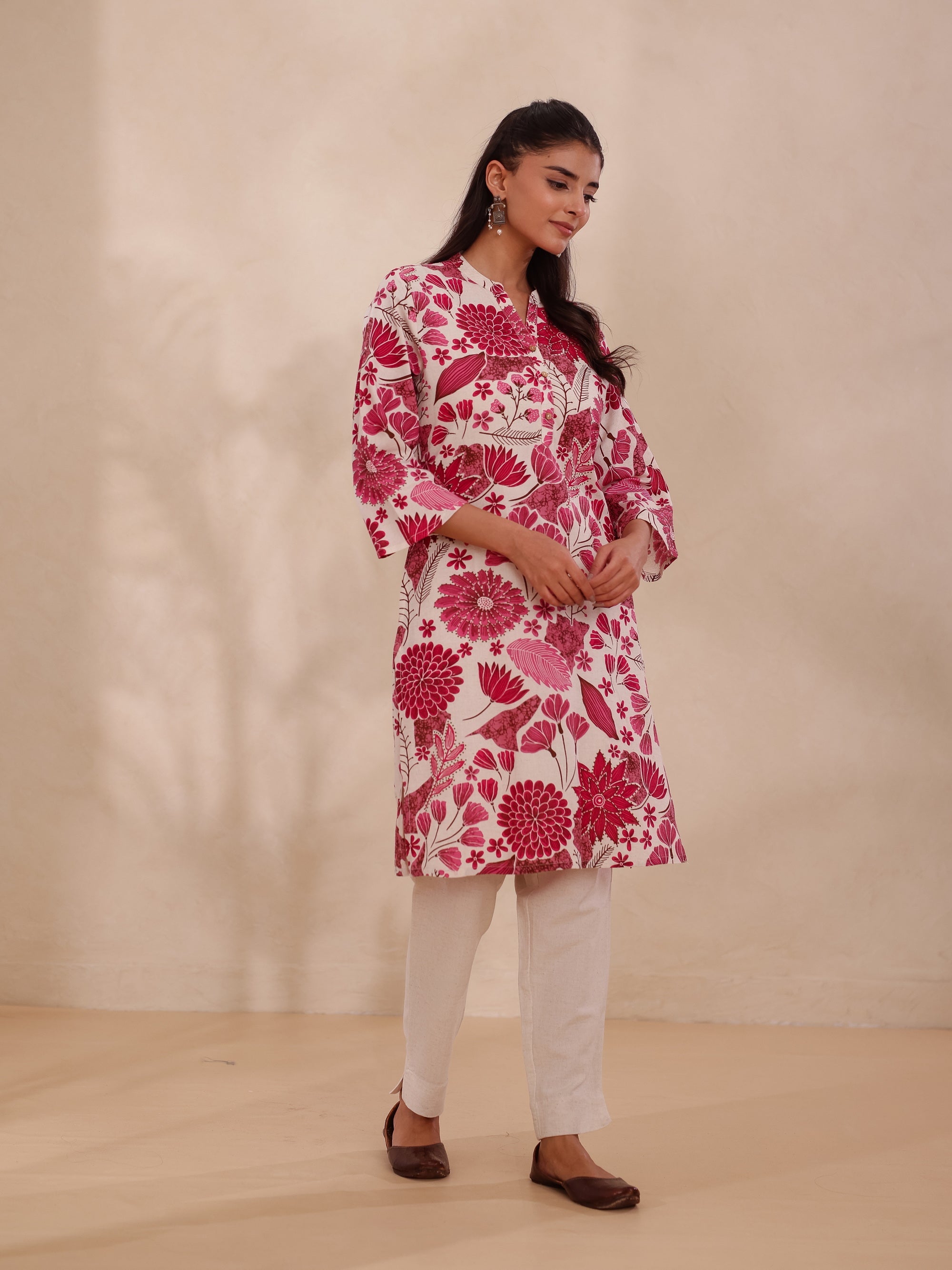 Fuscia Knee Length Kurti in Rayon Linen