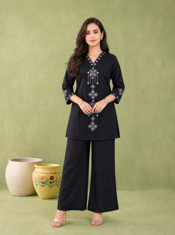 NATURAL BLACK