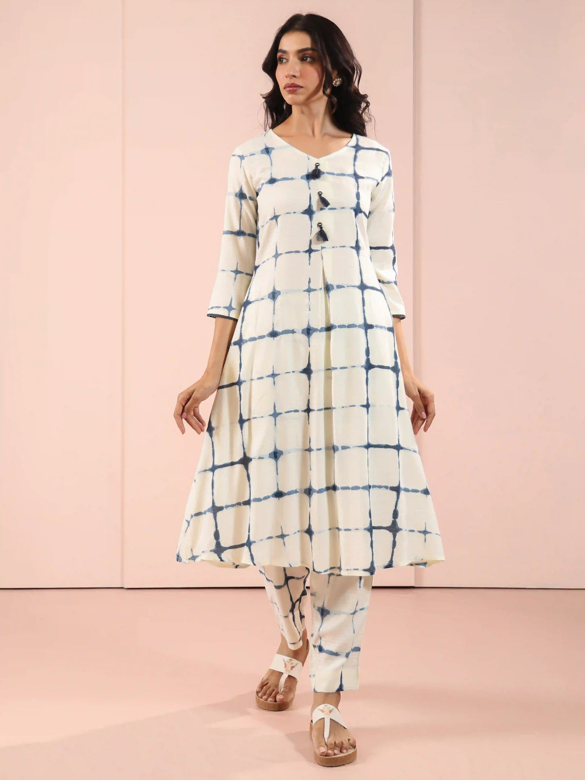 TIE DYE PRINTED 2PC KURTA SET EMBELLISHED WITH TESSAL DETAILS