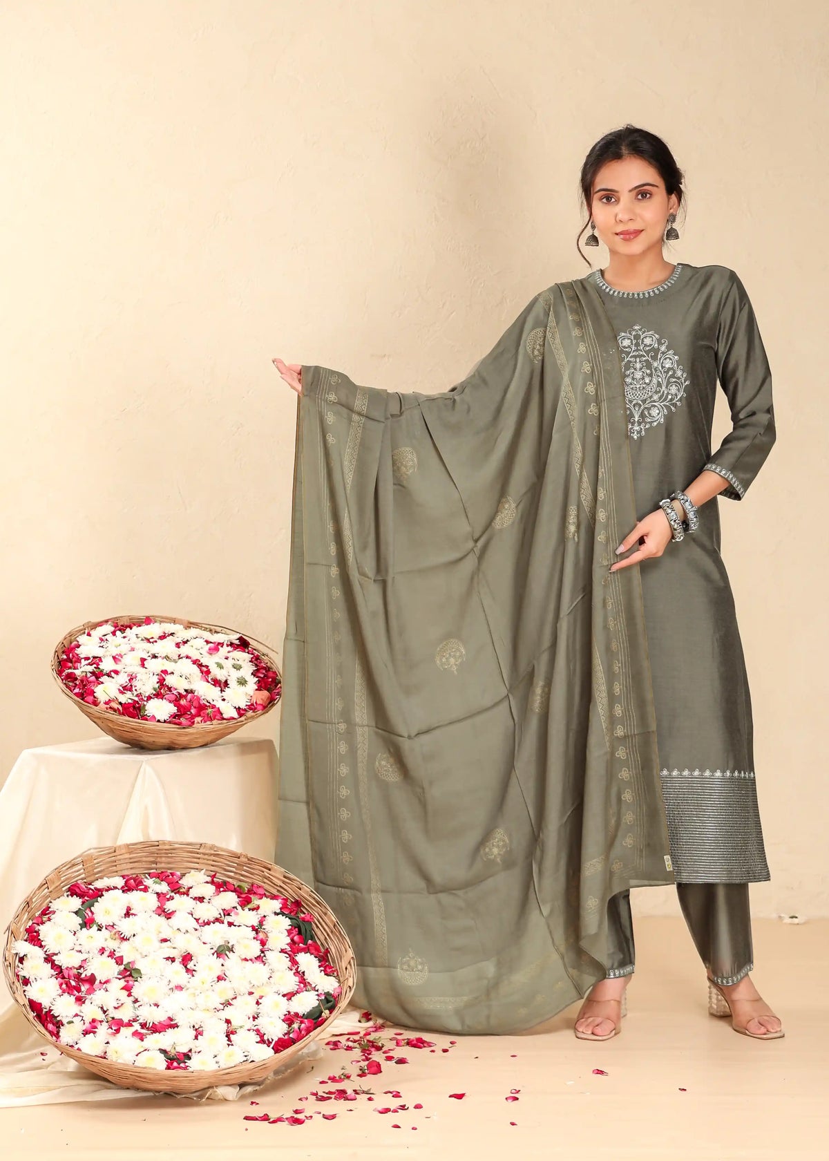 Women Caster Grey 3pc placement embroidery kurta set