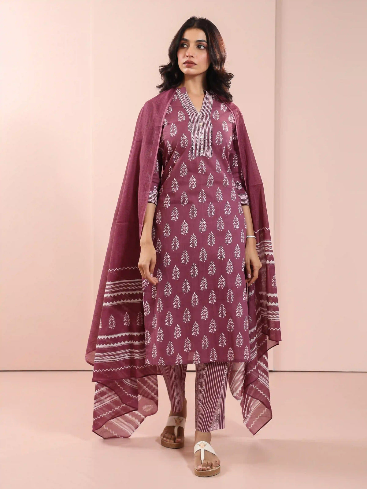 Women Rose Color mul-cotton-3pc-kurta-set-embellished-with-hand-craft-details