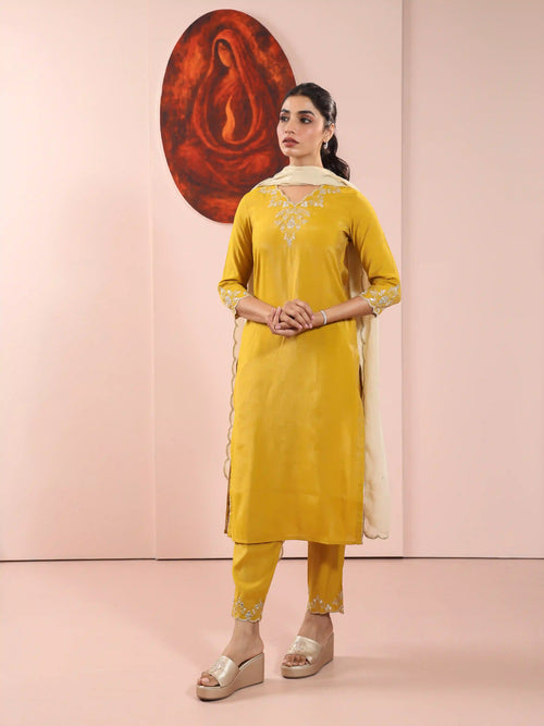 3PC SHIMMER KURTA PANT SET DETAILED WITH GOTA EMBROIDERY