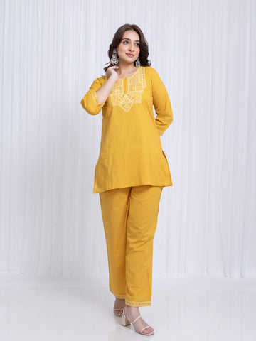 BRIGHT MUSTARD