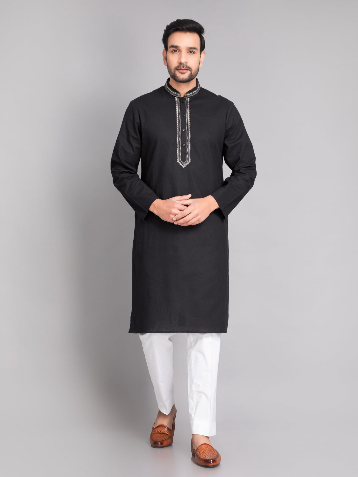 SUTI MEN'S BLACK COTTON LINEN EMBROIDERED KURTA