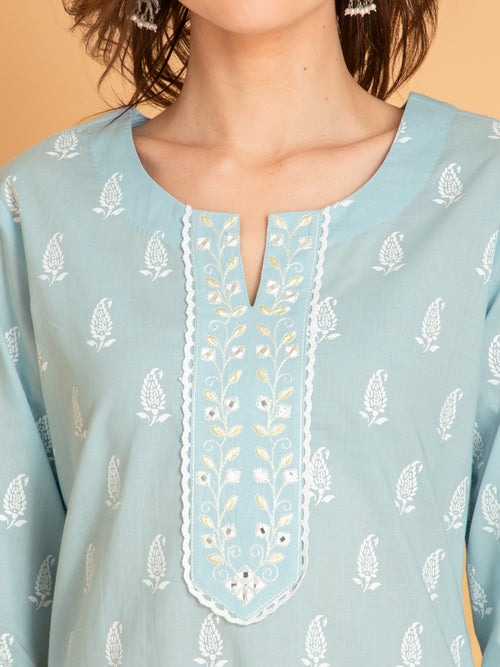 MUL COTTON PRINTED 3PCS. KURTA PANT SET EMBELLISHED WITH EMBROIDERY AND LACE DETAILS.