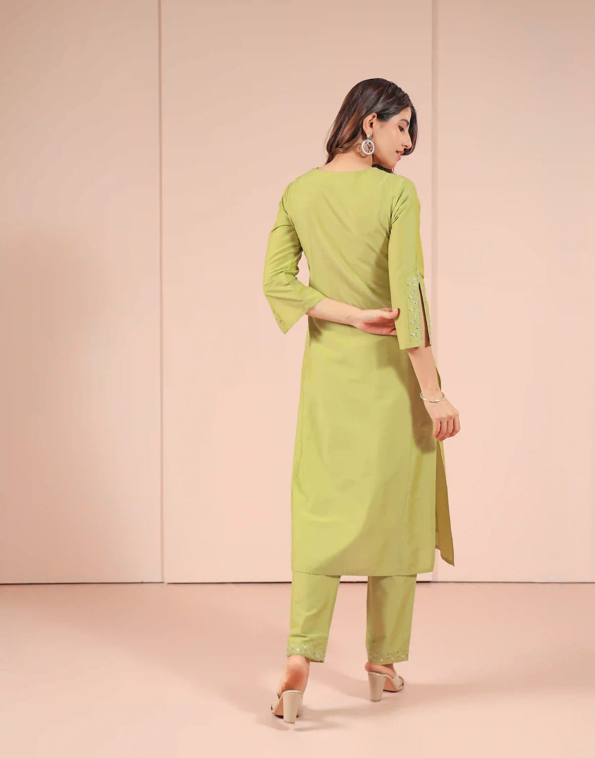 SILK BASE 3PC KALIDAR SET WITH MIRROR EMBROIDERY DETAILS