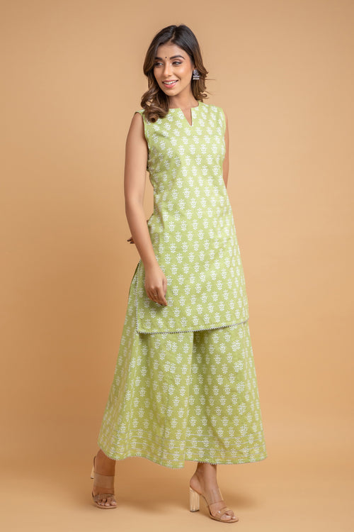 Mul Cotton Sleeveless Kurti & Palazzo Set with Dori Latkan