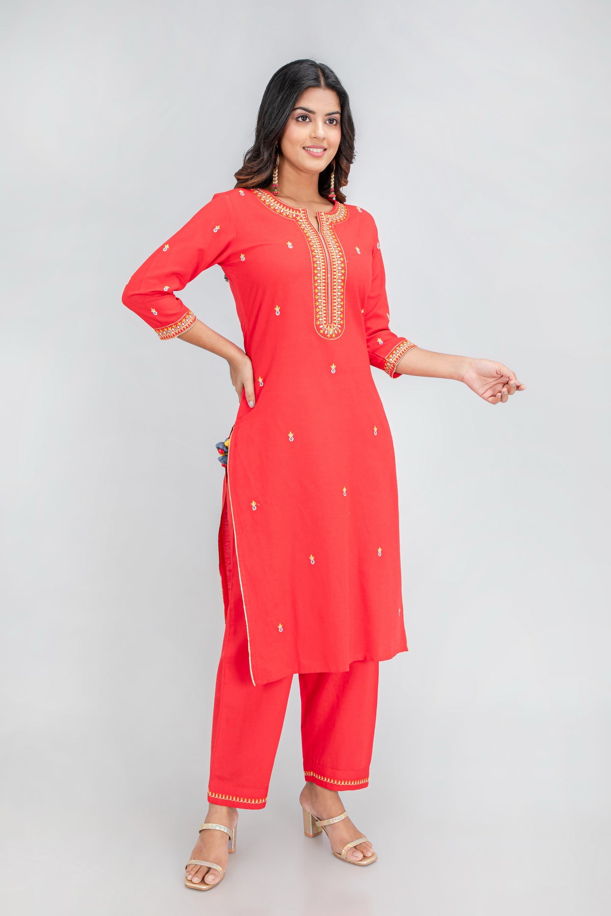 EMBROIDERED KURTA & PANT SET