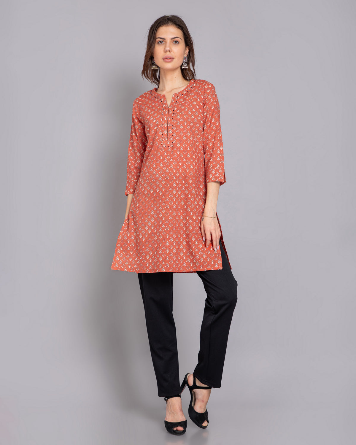 Suti Women Cotton Printed Straight Kurti Detailed With Handwork