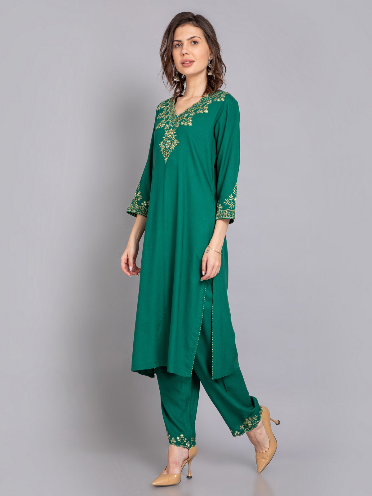 Scalloped 2Pc Kurta Pant Set with Mirror Embroidery