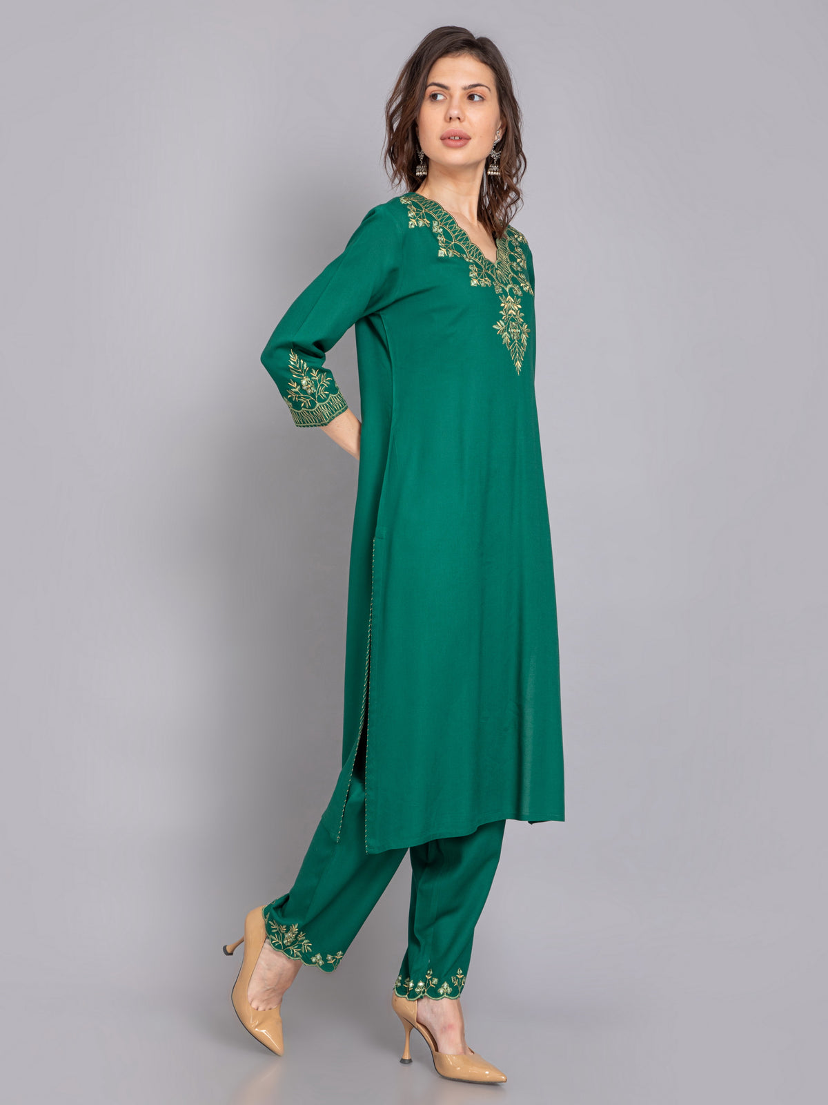 Scalloped 2Pc Kurta Pant Set with Mirror Embroidery