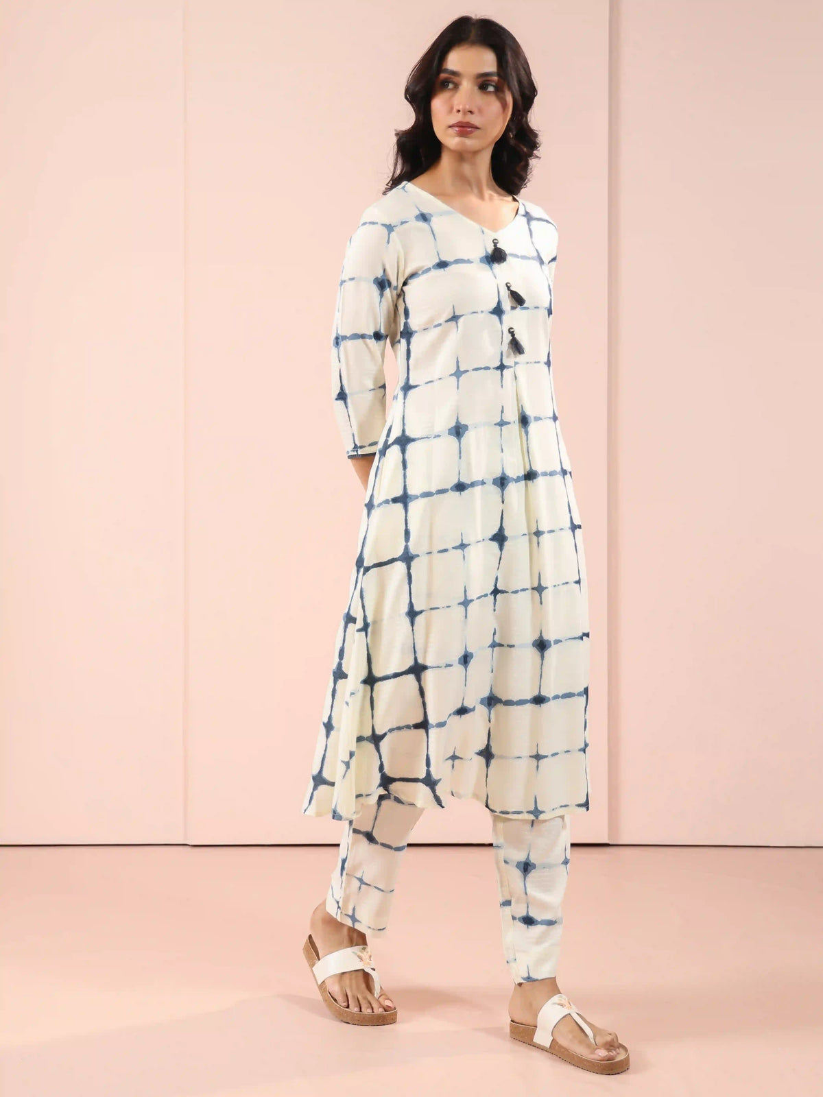 TIE DYE PRINTED 2PC KURTA SET EMBELLISHED WITH TESSAL DETAILS