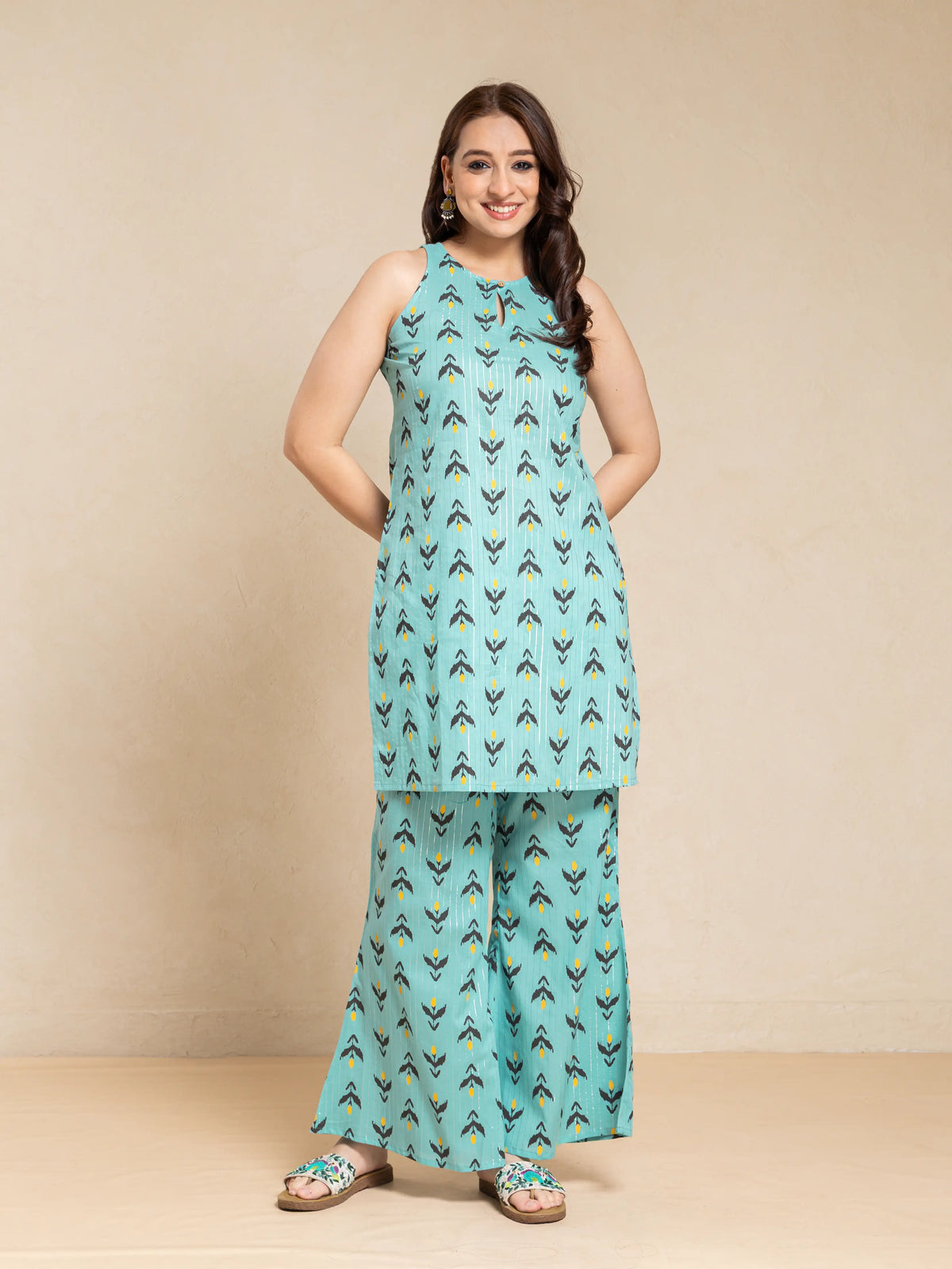 SLEEVELESS PALAZZO KURTI SET