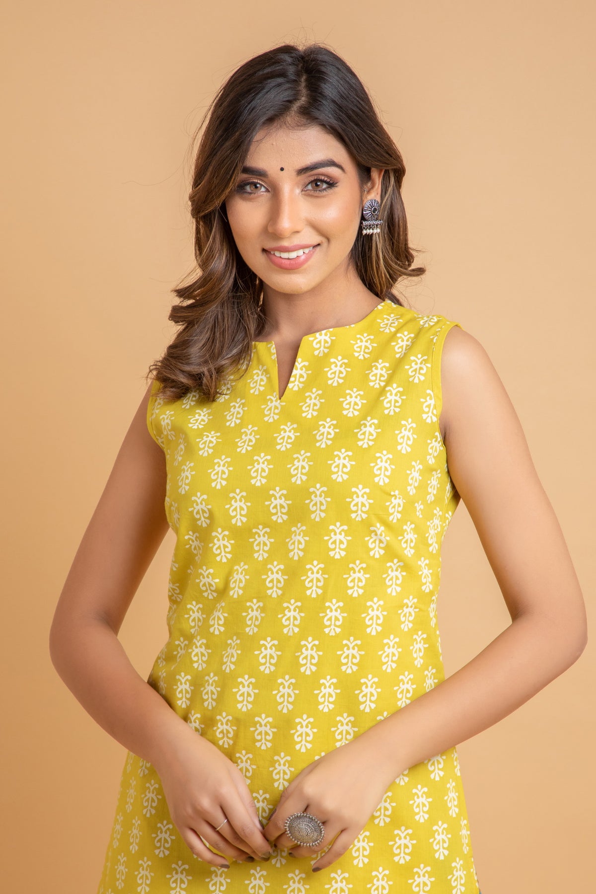 Mul Cotton Sleeveless Kurti & Palazzo Set with Dori Latkan