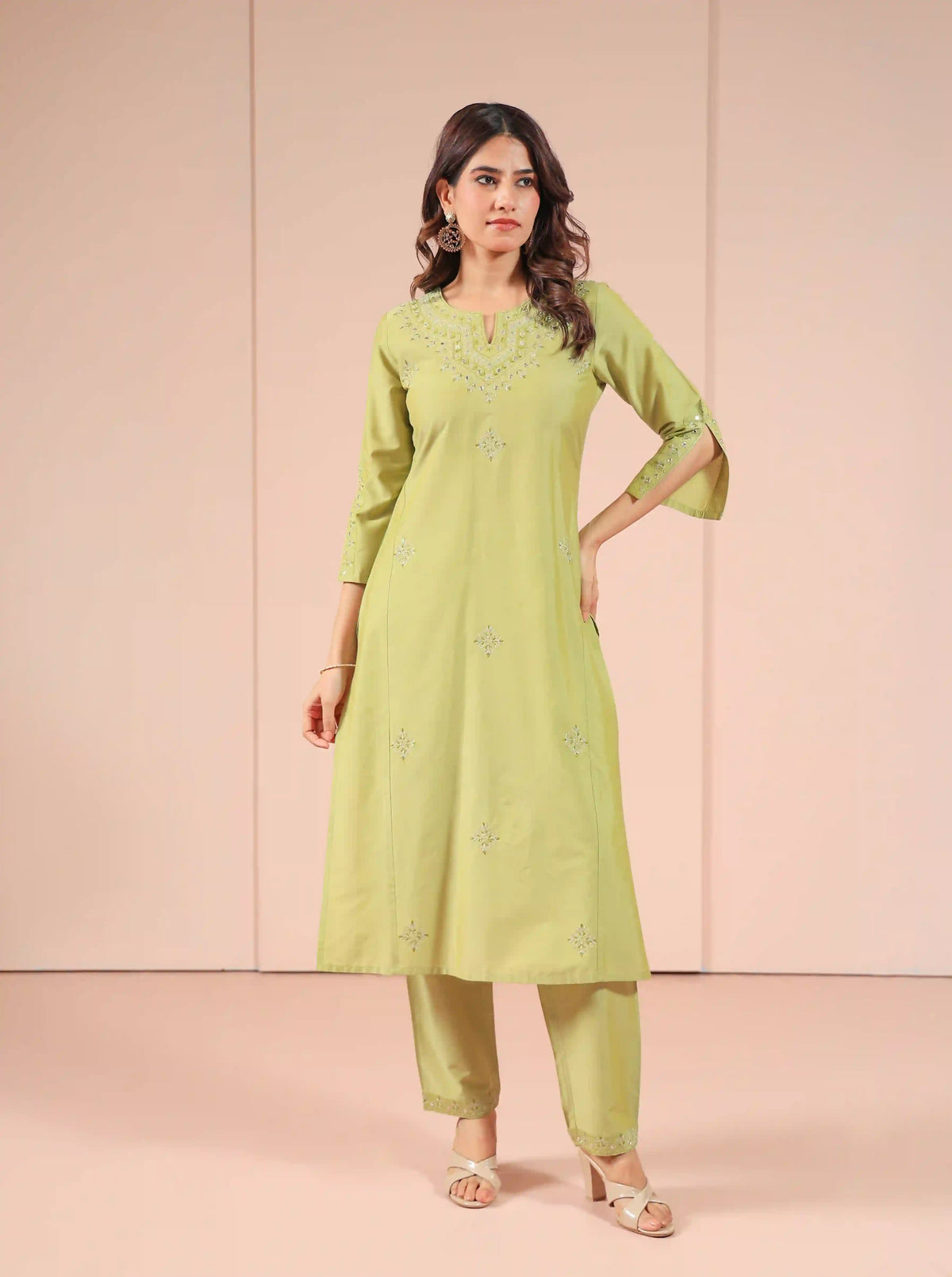 SILK BASE 3PC KALIDAR SET WITH MIRROR EMBROIDERY DETAILS