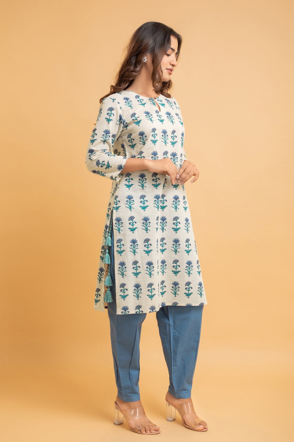 Embrace Simplicity with our Screen Printed Straight Fit Kurta Set!