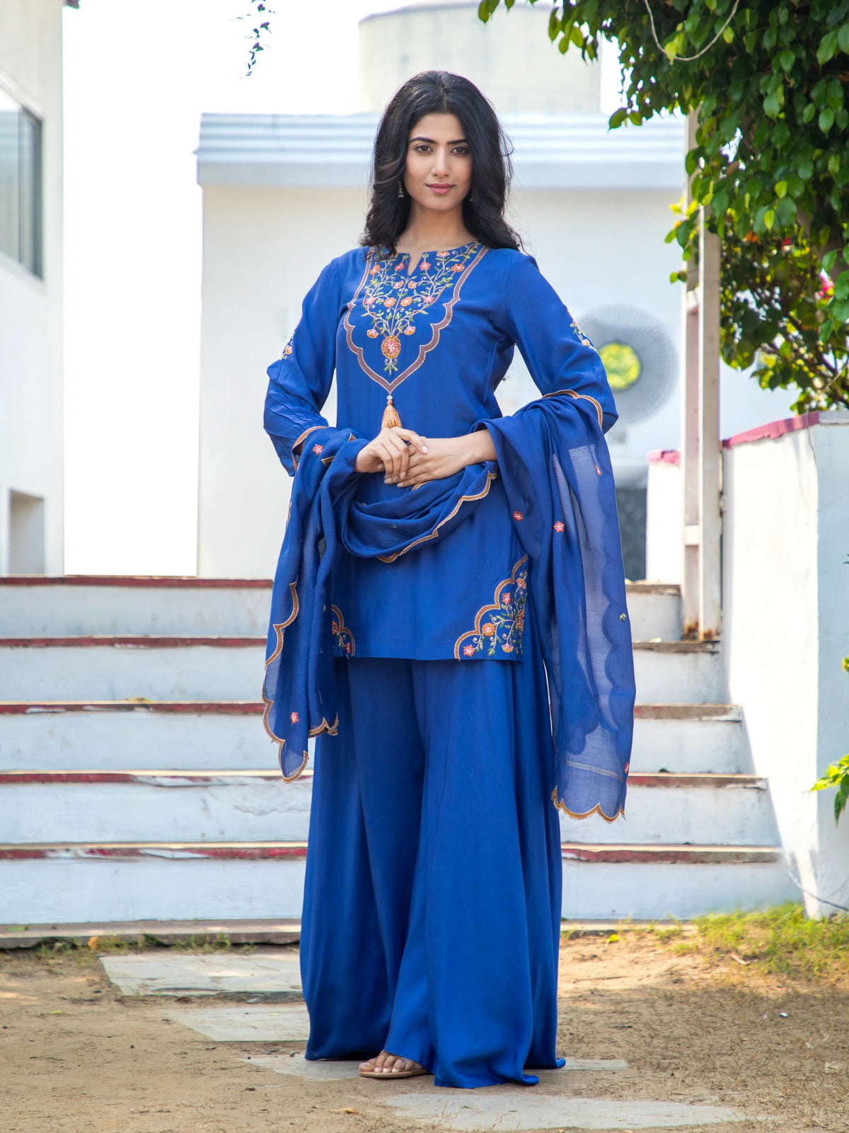 MUSLIN SILK 3PC KURTA  SET EMBELLISHED WITH HAND CRAFT DETAILS