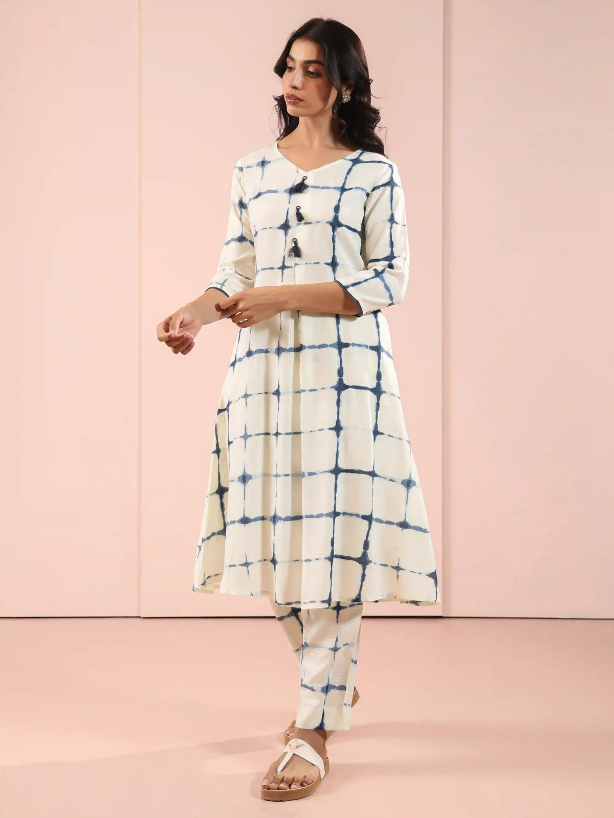 TIE DYE PRINTED 2PC KURTA SET EMBELLISHED WITH TESSAL DETAILS