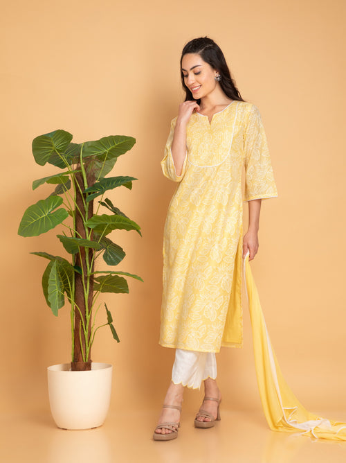 Chanderi Silk Printed Kurta Pant Set with Lace and Pintuck Details