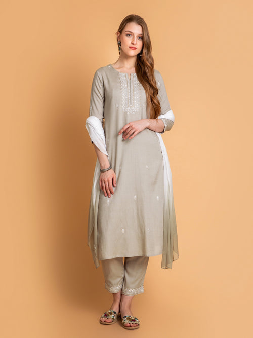 3PCS KURTA PANT SET DETAILED WITH EMBROIDERY