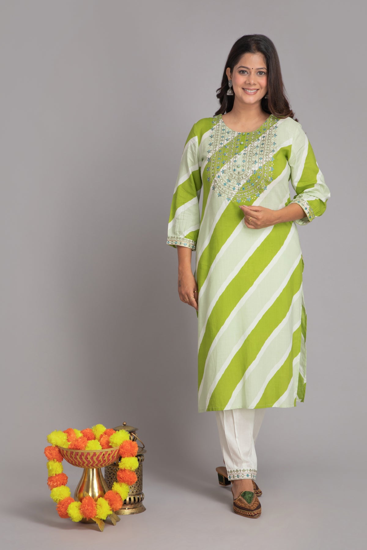 Lehariya Printed Mirror Embroidered Kurta with Lantern Pant Set