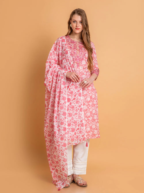 SUTI WOMEN LINEN BLEND 3PC PRINTED KURTA PANT SET EMBELLISHED WITH GOTA & LACE DETAILS