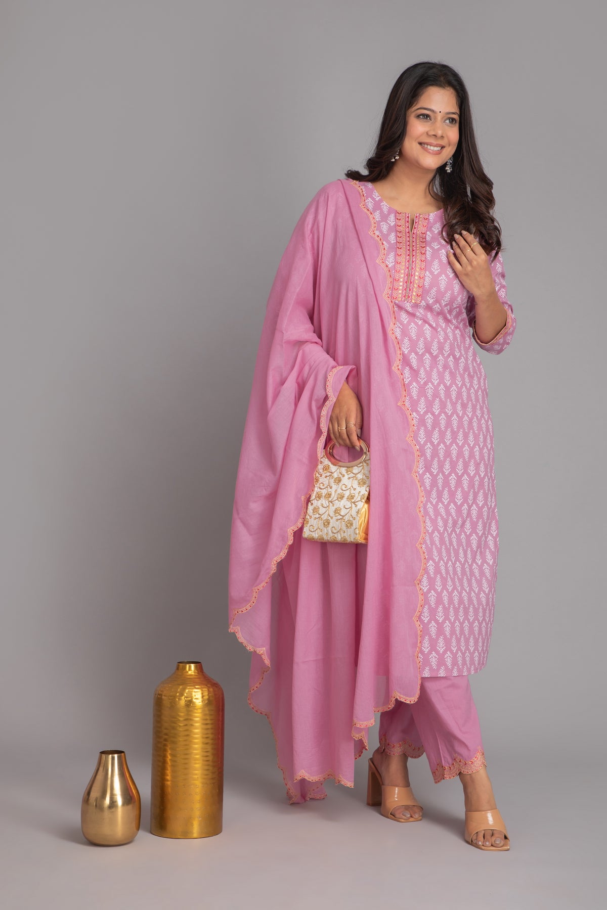 FESTIVE WEAR EMBROIDERED KURTA SET WITH SCALLOP EMBROIDERED DUPATTA