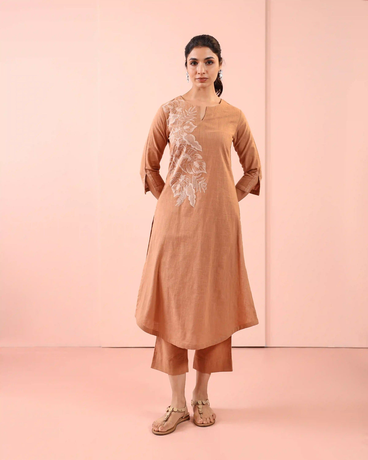 2PC KURTA SET DETAILED WITH PLACEMENT EMBROIDERY