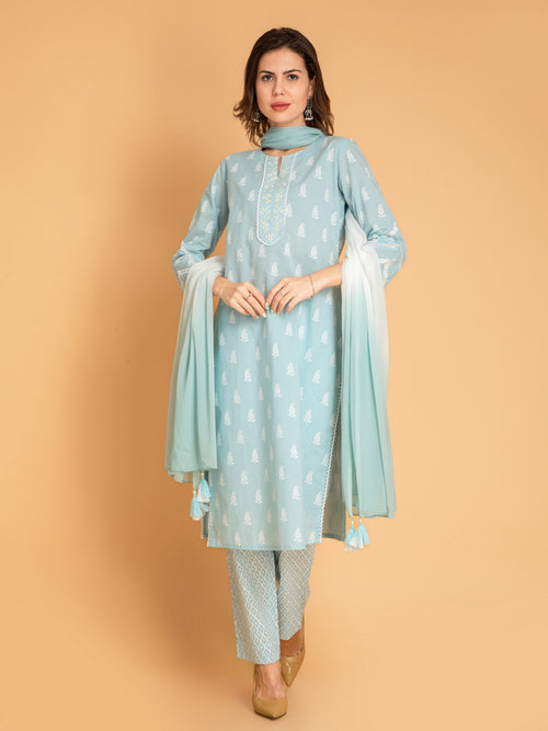 MUL COTTON PRINTED 3PCS. KURTA PANT SET EMBELLISHED WITH EMBROIDERY AND LACE DETAILS.