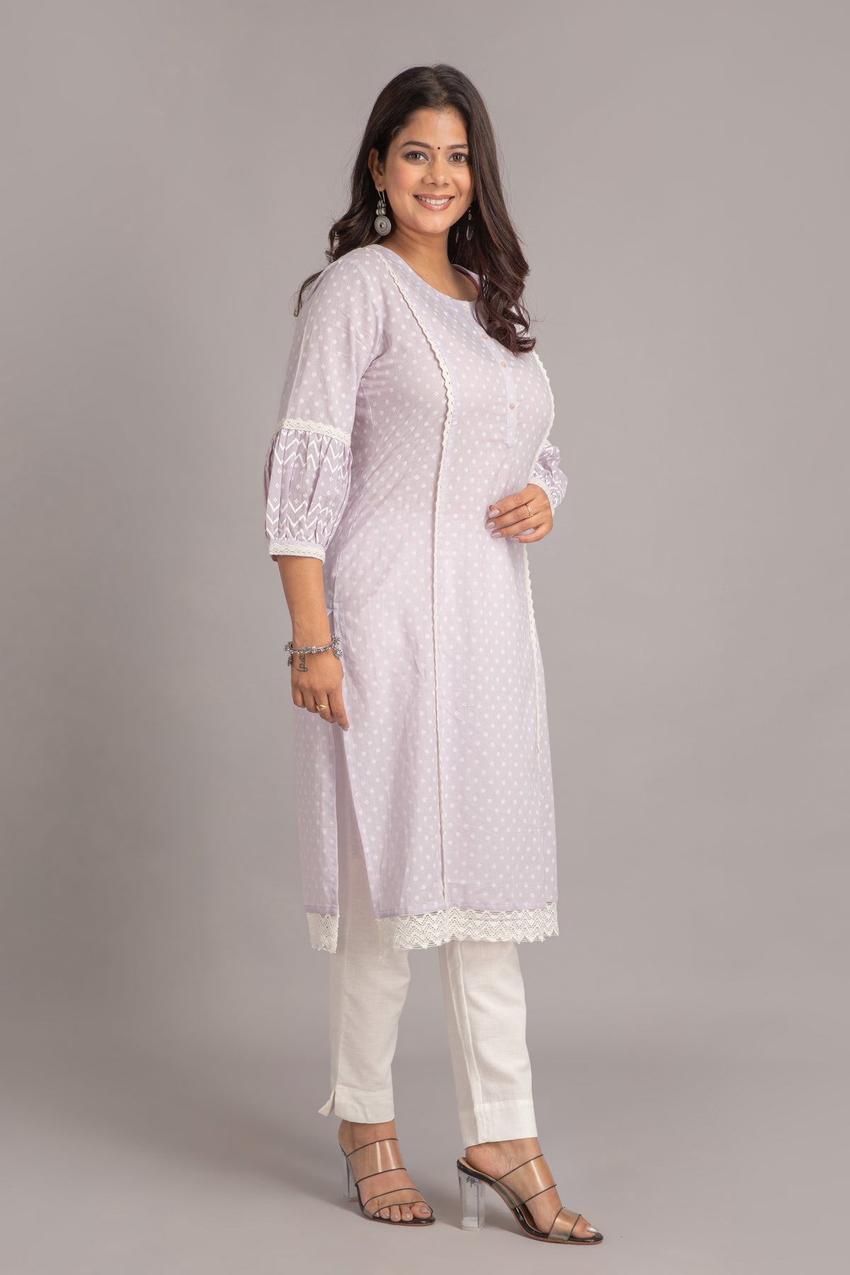 PRINTED MAL COTTON EMBELLISHEDWITH LACE DETAILED STRAIGHT KURTI