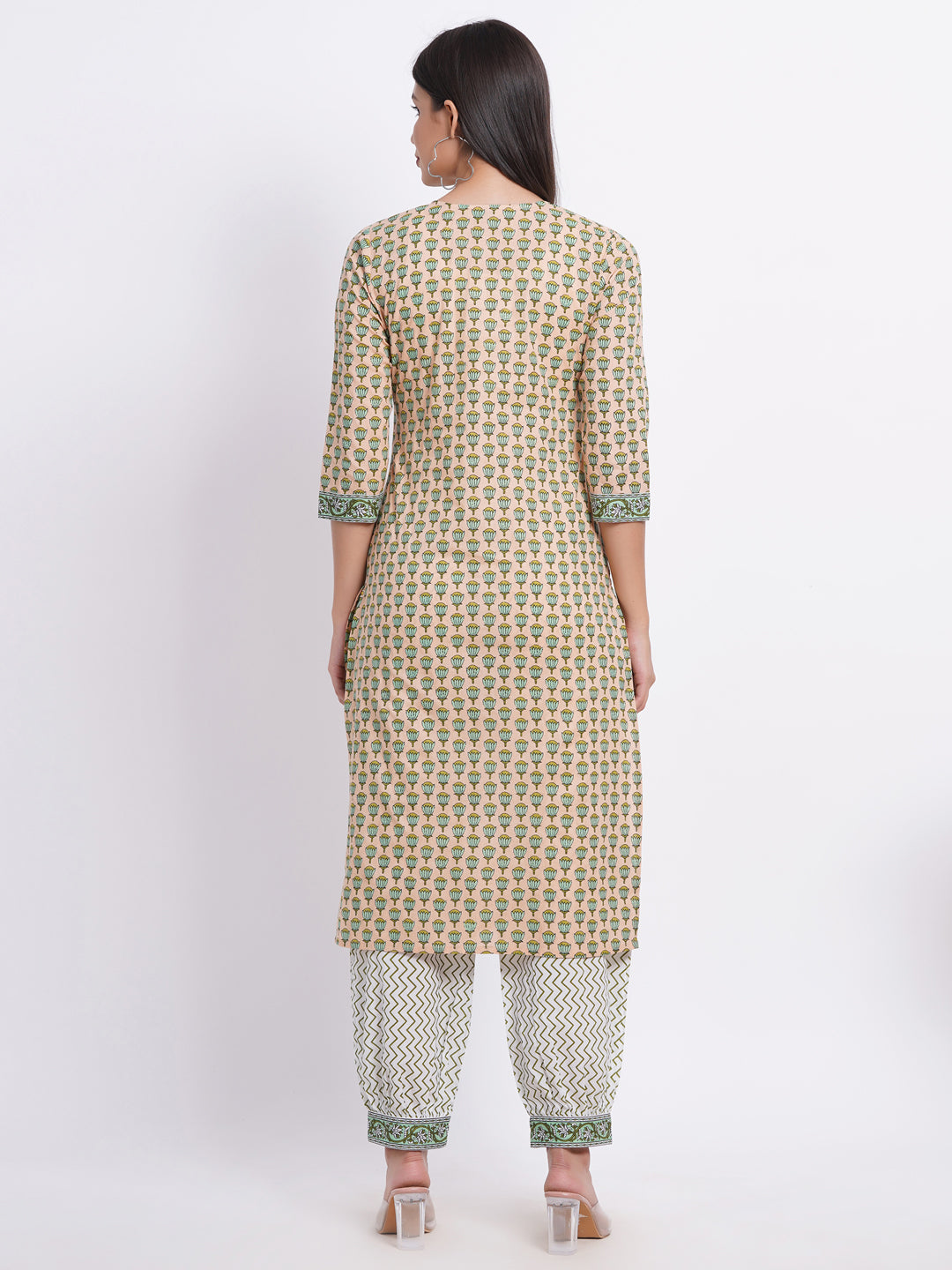 MUL COTTON PRINTED KURTA WITH LANTERN PANT SET EMBELLISHED WITH KANTHA DETAIL.