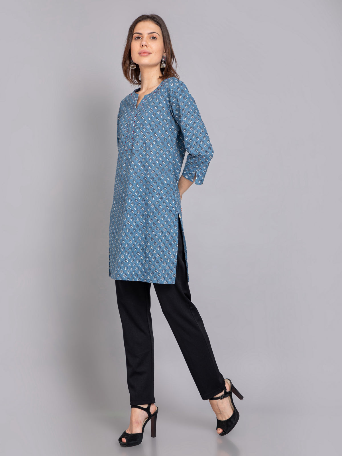 Suti Women Cotton Printed Straight Kurti Detailed With Handwork