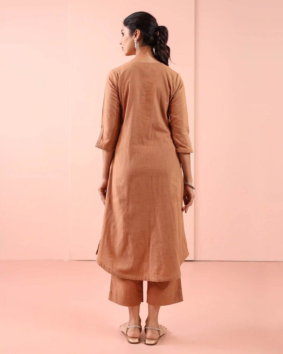 2PC KURTA SET DETAILED WITH PLACEMENT EMBROIDERY