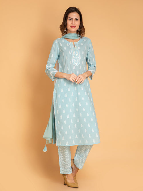 MUL COTTON PRINTED 3PCS. KURTA PANT SET EMBELLISHED WITH EMBROIDERY AND LACE DETAILS.