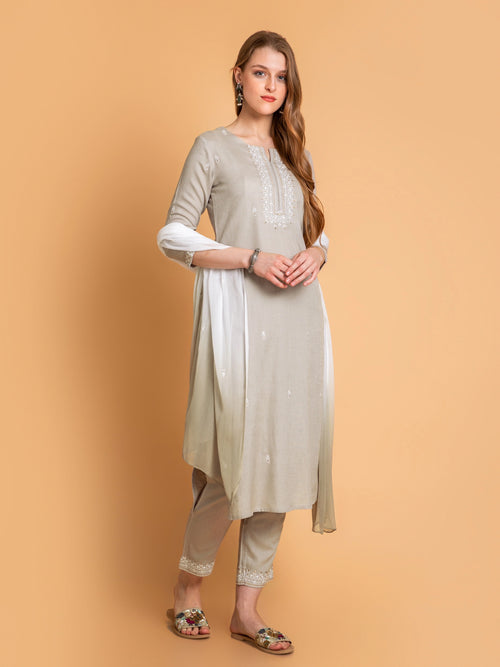 3PCS KURTA PANT SET DETAILED WITH EMBROIDERY