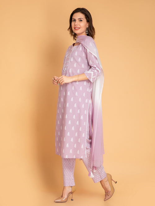 MUL COTTON PRINTED 3PCS. KURTA PANT SET EMBELLISHED WITH EMBROIDERY AND LACE DETAILS.