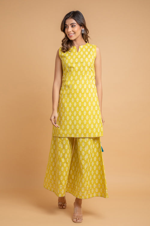 Mul Cotton Sleeveless Kurti & Palazzo Set with Dori Latkan