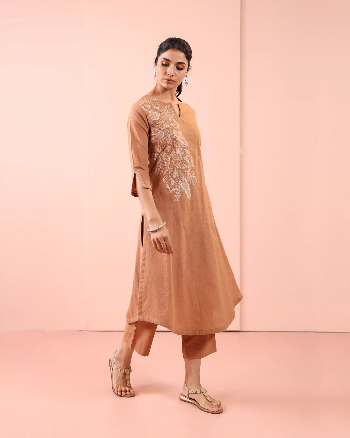 2PC KURTA SET DETAILED WITH PLACEMENT EMBROIDERY