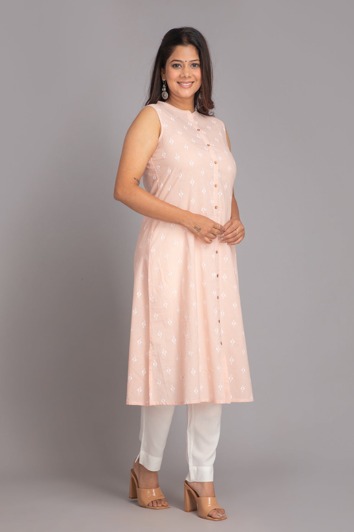 Sleeveless A-line Cotton Kurti with Khadi Print