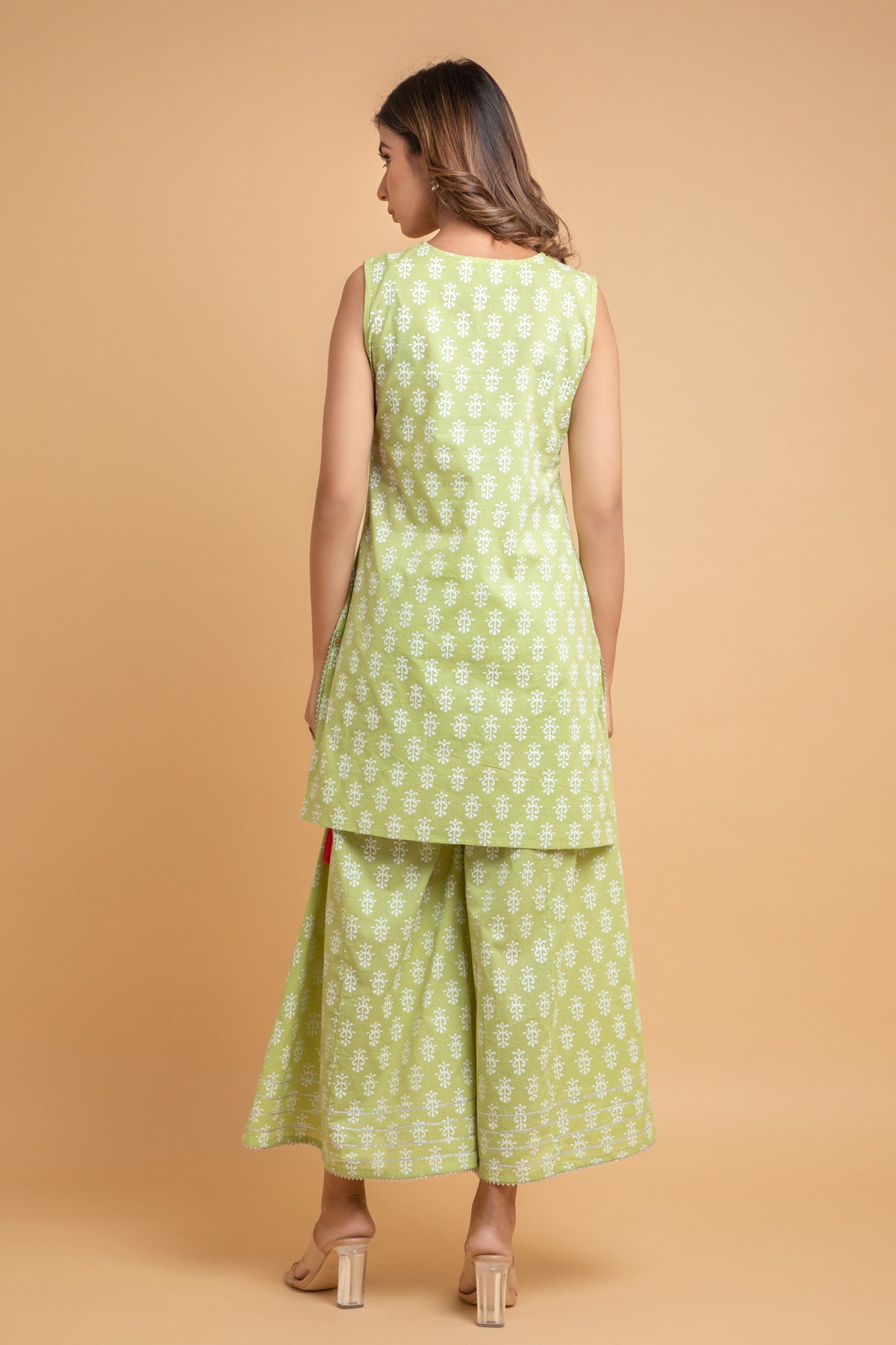 Mul Cotton Sleeveless Kurti & Palazzo Set with Dori Latkan