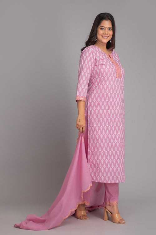 FESTIVE WEAR EMBROIDERED KURTA SET WITH SCALLOP EMBROIDERED DUPATTA