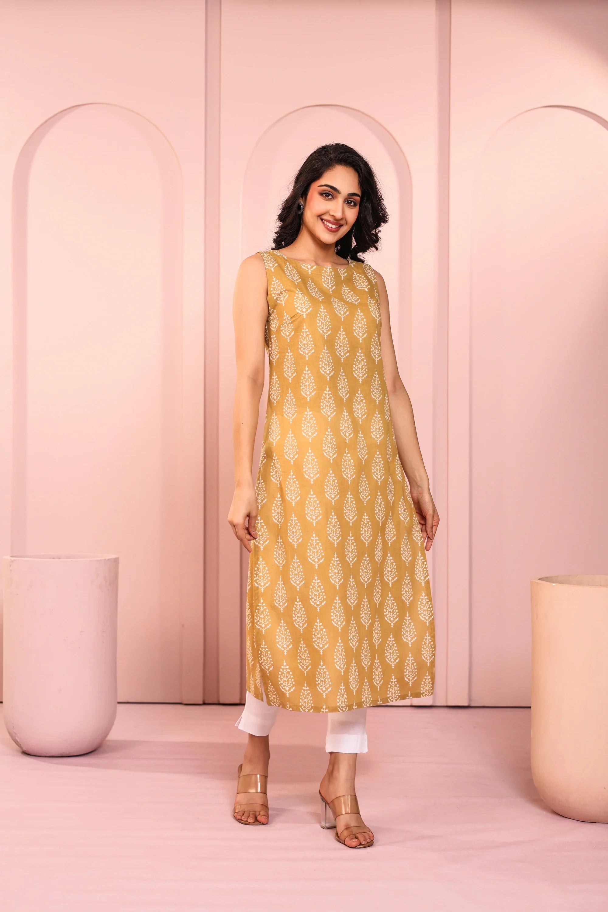 Women Brown Mul Cotton Boat Neck Sleeveless kurti